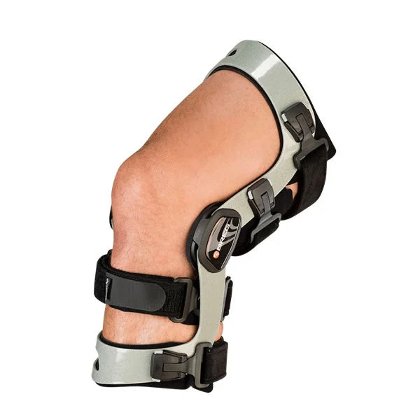 Axiom_Elite_Dynamic-ACL-functional-knee-brace-medial-600px-600x600